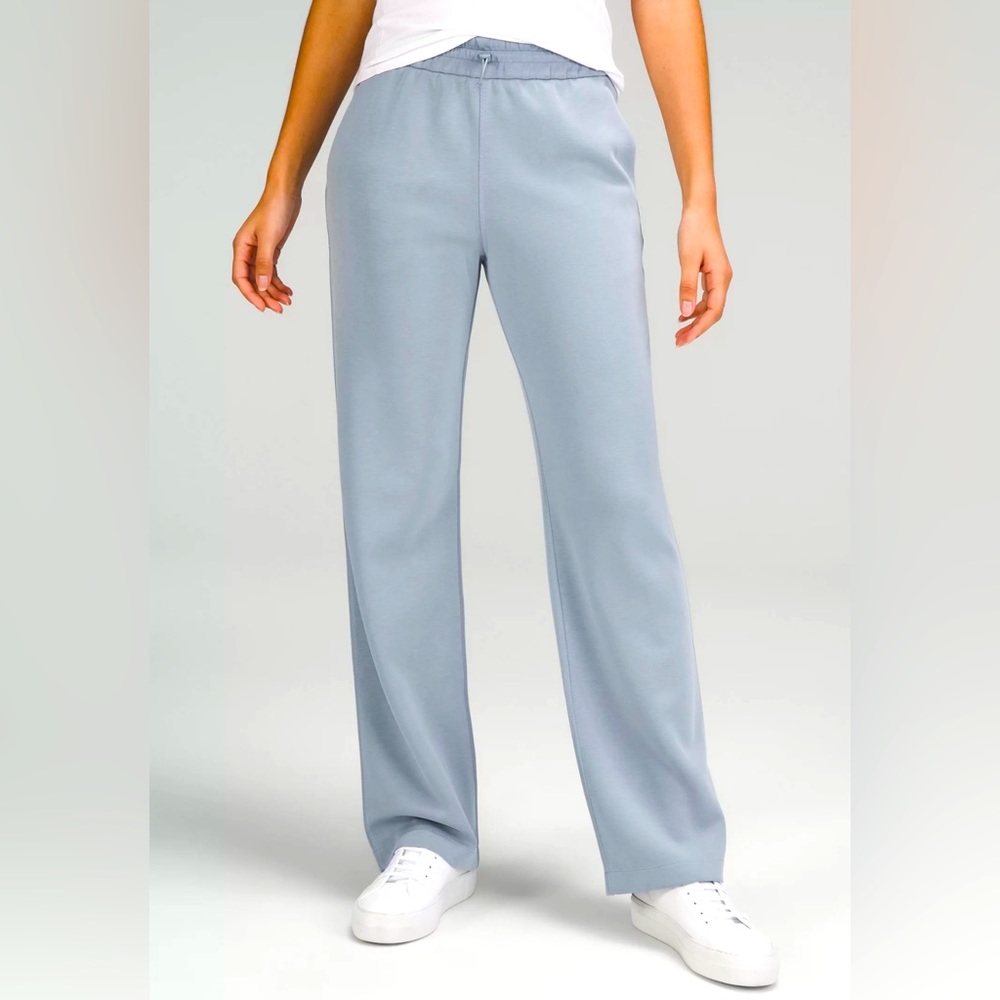 Lululemon Softstreme High-Rise Pant Regular size 6 worn twice Chambray color